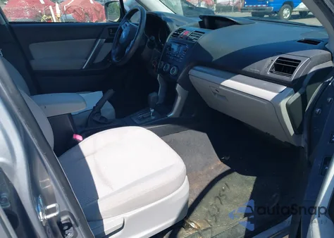 2014 Subaru Forester 2.5I Premium z USA, uszkodzony, nr VIN JF2SJAEC8EH438211